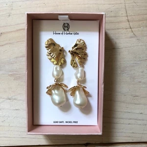 House of Harlow 1960 NWT Gold Tone and Faux Pearl Dangle Earrings - Picture 1 of 6