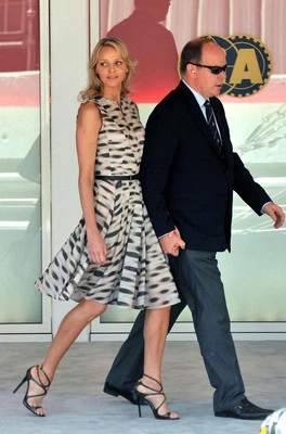 Vestido AKRIS TALLA 38 = Se adapta a EE. UU. S - NUEVO SIN ETIQUETAS - RT $2,5K + TX Foto 1 de 4