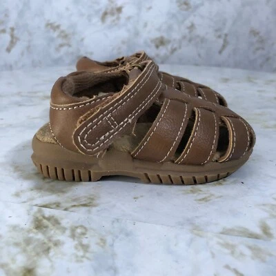 Zapatos de bebé Place para niños pequeños jóvenes talla 4 marrón cómodos sandalias informales al aire libre Foto 1 de 4