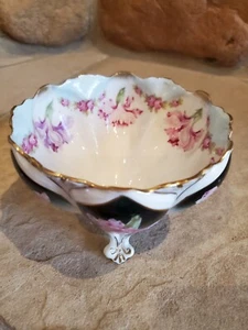 Tazón para servir festoneado de 3 patas pintado a mano con floral pintado a mano con China en miniatura - Imagen 1 de 8