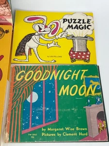 Vintage Children's Books Lot 7 Richard Scarry Goodnight Moon Nursery Rhymes - Bild 1 von 5