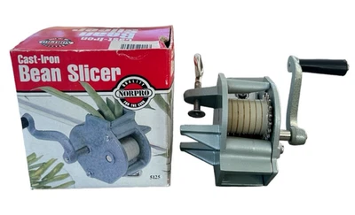 Abrazadera de metal de hierro fundido cortadora de frijoles verdes Norpro Deluxe de colección en caja estilo francés Foto 1 de 4