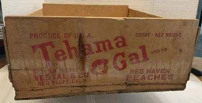 DE COLECCIÓN RARO MARCA TEHAMA NIÑA REFUGIO ROJO MELOCOTONES MADERA FRUTA CAJÓN ROJO ACANTILADO CALI Foto 1 de 4