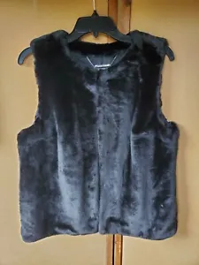 Women's Michael Kors Faux Fur Vest NWT - Picture 1 of 5