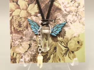 Collana cordino ciondolo denti ali cristallo - spina e favola - finto cristallo NUOVO - Foto 1 di 3