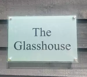 Modern stand off glass acrylic sign plaque 25cm x 25cm - Picture 1 of 2