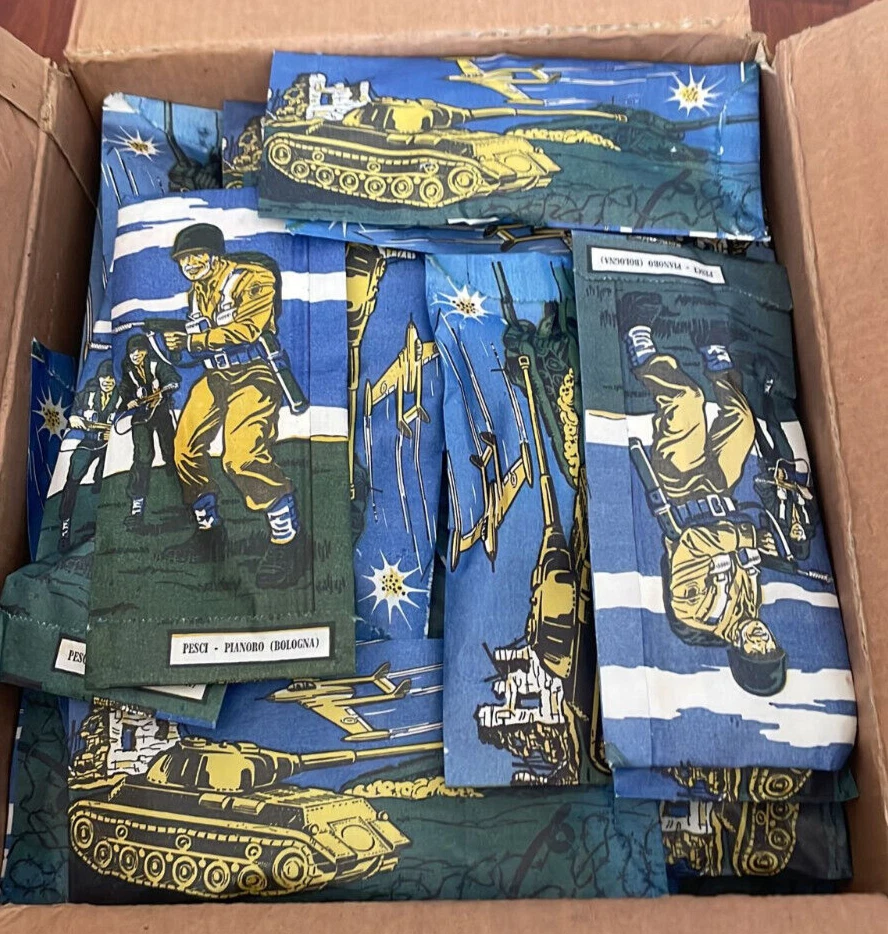 SOLDATINI DI PLASTICA ESERCITO MODERNO,PESCI-PIANORO,ANNI60 IN BUSTINA SORPRESA - Immagine 1 di 4