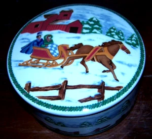 Mikasa Country Sleigh Winter/Christmas SceneTrinket/Candy Box w/Lid - Picture 1 of 2