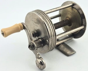Carrete de fundición de plata alemán Pflueger Norka de colección de los años 20 con marca Bulldog - Imagen 1 de 6