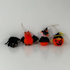 4 Vintage Halloween Ornamente Dakin 1976-77 Garn Bommel Hexe Fledermaus Spinne Kürbis - Bild 1 von 13
