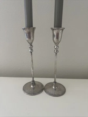 "Juego de 2 candelabros altos vintage de metal tono plata 8""" Foto 1 de 4