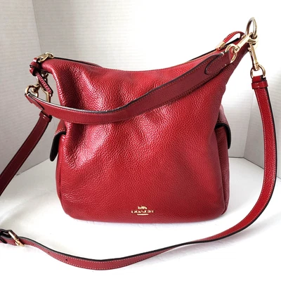 Bolso de Mano Coach PENNIE Cuero Rojo Guijarro Hombro/Cross Tono Dorado RARO con Certificado de Autenticidad Foto 1 de 4