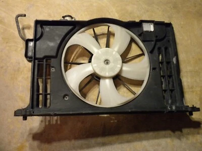 14 15 16 17 18 19 Toyota Corolla Sedan 1.8 - 1.8L Radiator Cooling Fan Assembly Foto 1 de 4