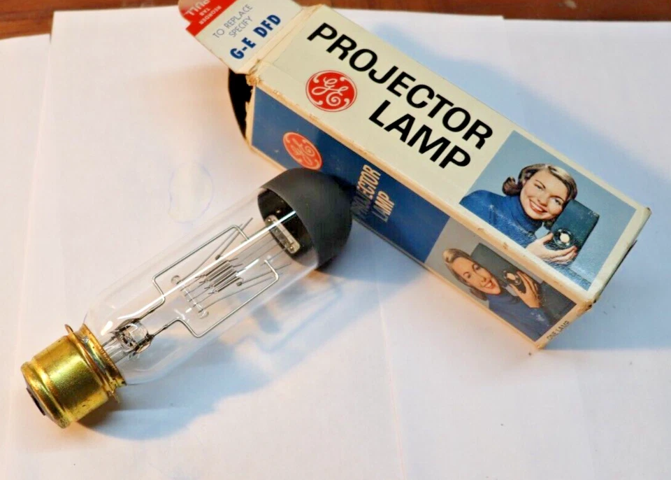 projector bulb replacement -DFD-1000W 120V - Image 1 of 1