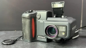 Nikon Coolpix 995 Digital Camera 3.34MP - Picture 1 of 8