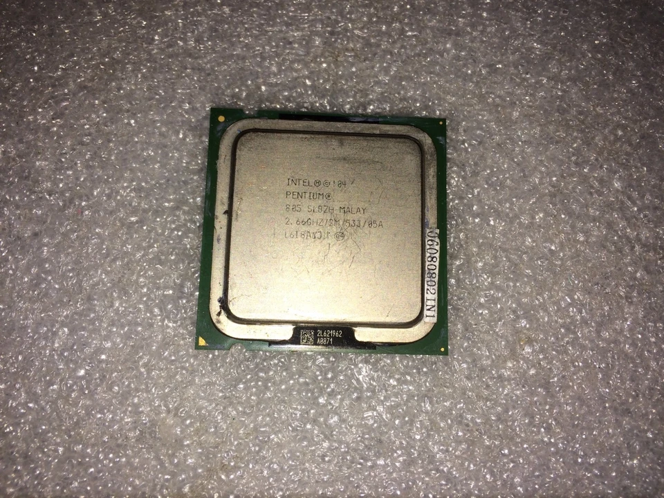 Processore Intel Pentium D Dual Core 805 SL8ZH 2.66GHz 533MHz FSB 2MB Socket 775 - Immagine 1 di 1