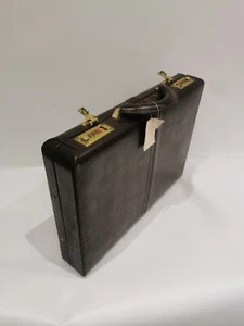Salisbury Fu Serng Brown Leather Brief Case. 6 Digit Lock (17 x 13 x 3inch) - Picture 1 of 15