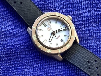 Zelos Swordfish 40 Buceo Bronce Esfera Lume Completa Automático Funciona Muy bien Limpio Foto 1 de 4