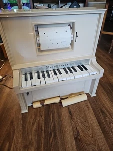 J. Chein Pianoforte Vintage Lodeon Lettore Meccanico Pianoforte. Funziona Ha Bisogno Di Attenzione  - Foto 1 di 17