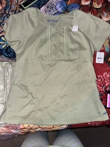 NWT Grey’s Anatomy by Barco 2 pocket embroidered cactus Green Scrub top medium￼ - Picture 1 of 5