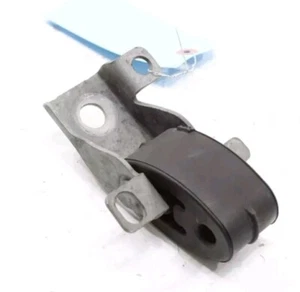 2016-2024 VOLVO XC90 REAR RIGHT SIDE MUFFLER HANGER & SUPPORT BRACKET OEM ✔️ - Picture 1 of 3