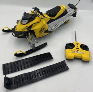 Control remoto Interactive Toy Concepts Ski-Doo Rotax 800R VENDIDO COMO ESTÁ PARA PIEZA - Imagen 1 de 14