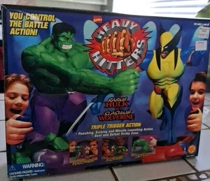 VINTAGE MARVEL HEAVY HITTERS RAGING HULK VS SLASHING WOLVERINE TOY BIZ 1996 - Picture 1 of 3