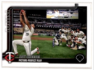 2025 Topps Say Cheese! Picture-Perfect Play Minnesota Twins #81 - Picture 1 of 2
