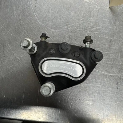 Harley Davidson Dyna Touring 2000 pinza de freno delantera izquierda 44046-00D usada Foto 1 de 4