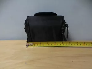 Small Padded Bridge Camera Shoulder Bag for Powershot / Sureshot / Coolpix etc. - Picture 1 of 6