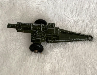 Vintage MidgeToy Metal Military Army Artillery Howitzer Cannon On Trailer - Image 1 of 4