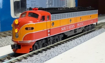 Luz diurna Kato 106-5307, escala N SP E8A #6018 con ESU LokSound y DCC Foto 1 de 4