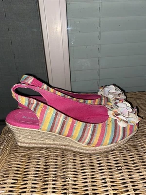 Alpargata Naturalizadora Eslinga Punta abierta Cuña Mujer 9m Rosa Floral Rayas Como Nueva Foto 1 de 4
