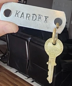 RARE VINTAGE THOMASTON MAINE STATE PRISON JAIL GUARD KARDEX KEY TAG WITH KEY - Picture 1 of 4