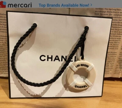 Chanel Beauty Pequeña Bolsa de Papel con Dije Les Beiges Raro Foto 1 de 4