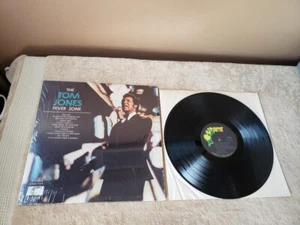 TOM JONES ~ The Tom Jones Fever Zone ~ ST 92054 ~ LP ~ EX - Picture 1 of 5