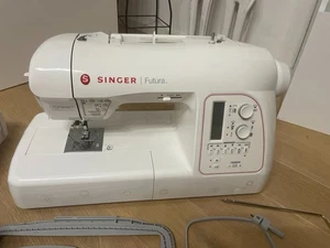 Singer Futura XL-580 Näh- und Stickmaschine - Bild 1 von 8