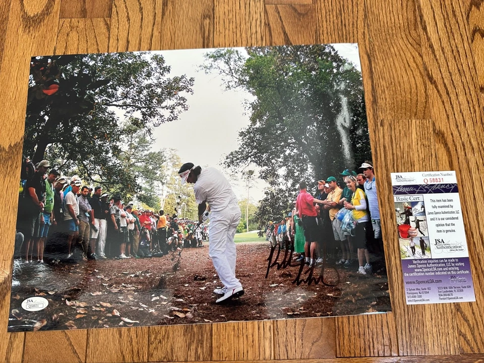 Bubba Watson Signed 11x14 Photo MASTERS CHAMPION PGA Golf JSA COA - Image 1 of 1
