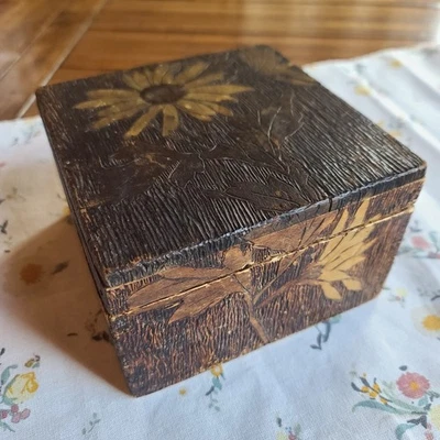 Antique Pyrography Hinged Burned Wood Box 5 7/8" by 5 7/8" ~Floral ~Daisy - Image 1 of 4