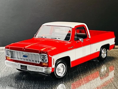 1974 Chevrolet C10 Cheyenne Super Truck MAISTO modelo de carro fundido escala 1:18 - Imagem 1 de 4