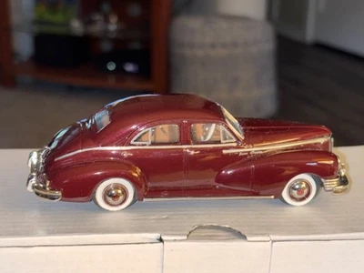 MODELOS OCCIDENTALES Edición Coleccionista (WMCE 25) 1947 Packard Super Clipper Cuatro Puertas Foto 1 de 4