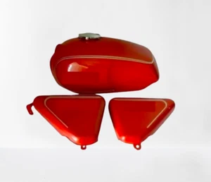 SUITABLE FOR Norton Commando Roadster Red Petrol Tank 850 Side Panel WITH CAP - Picture 1 of 4