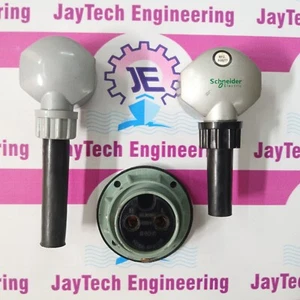 SCHNEIDER METAL CLAD PLUGS AND SOCKET 20AMPS MAX - Picture 1 of 9