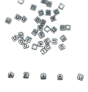 50 Piezas Letras Vocales Acrílicas Color Plata Cubo 6 Mm Perlas Manualidades DIY - Picture 1 of 2