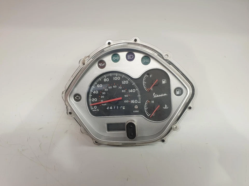 PIAGGIO VESPA GTS 125 SPEEDO CUADRO DE INSTRUMENTOS VELOCÍMETRO 2012 Foto 1 de 4