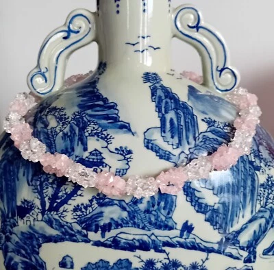Antiguo collar gargantilla de cuarzo rosa/cuarzo transparente 'torcido' 18 " ~ en muy buena condición ~ Foto 1 de 4
