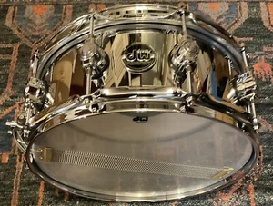 DW Performance Series Steel 5.5 x 14-inch Snare Drum - Polished - Picture 1 of 9