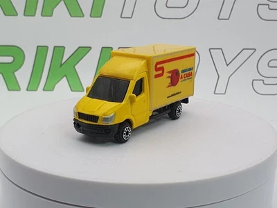 Mercedes Benz Sprinter Maisto 1/65 Giallo - Immagine 1 di 4