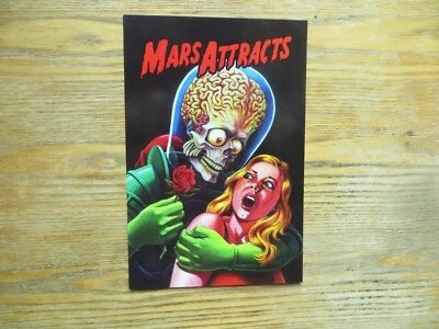 2019 TOPPS MARS ATTACKS PARODY POSTCARD CREATED AND SIGNED BY FRED WHEATON - Image 1 of 2