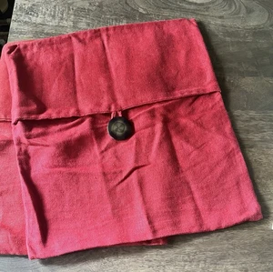 2 Pottery Barn Holiday Red Linen Large Button Envelope Pillow Covers 18” Cozy - Picture 1 of 6